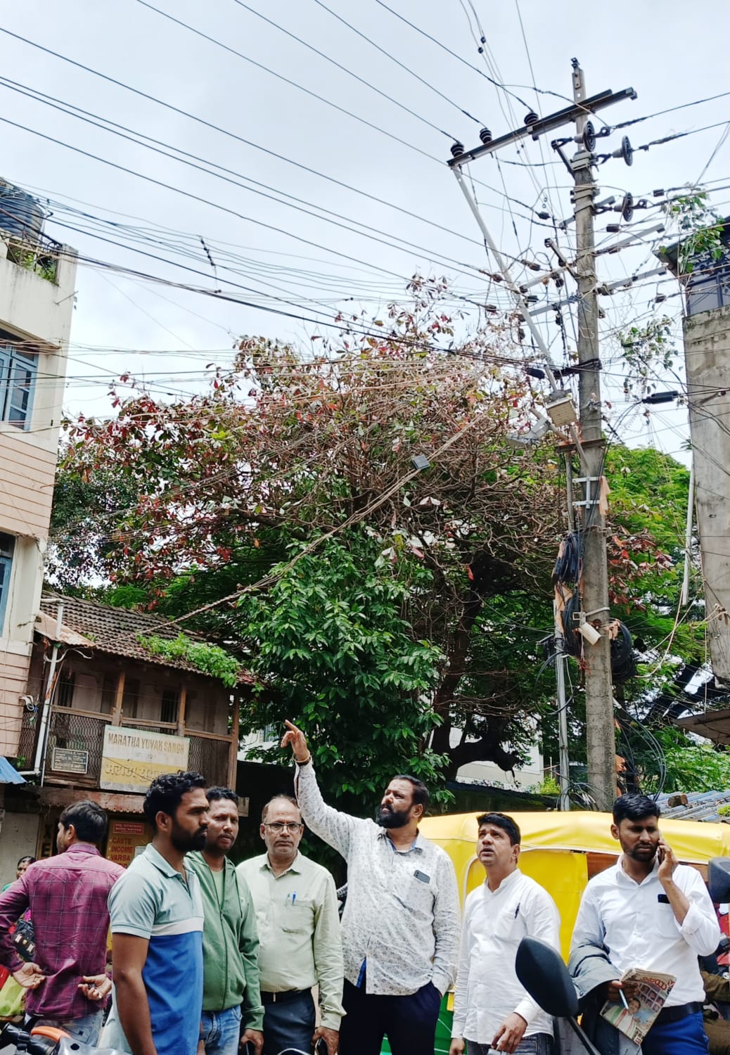 *श्री गणेशोत्सवाच्या पार्श्वभूमीवर हेस्कॉम अधिकाऱ्यांचा पाहणी दौरा*