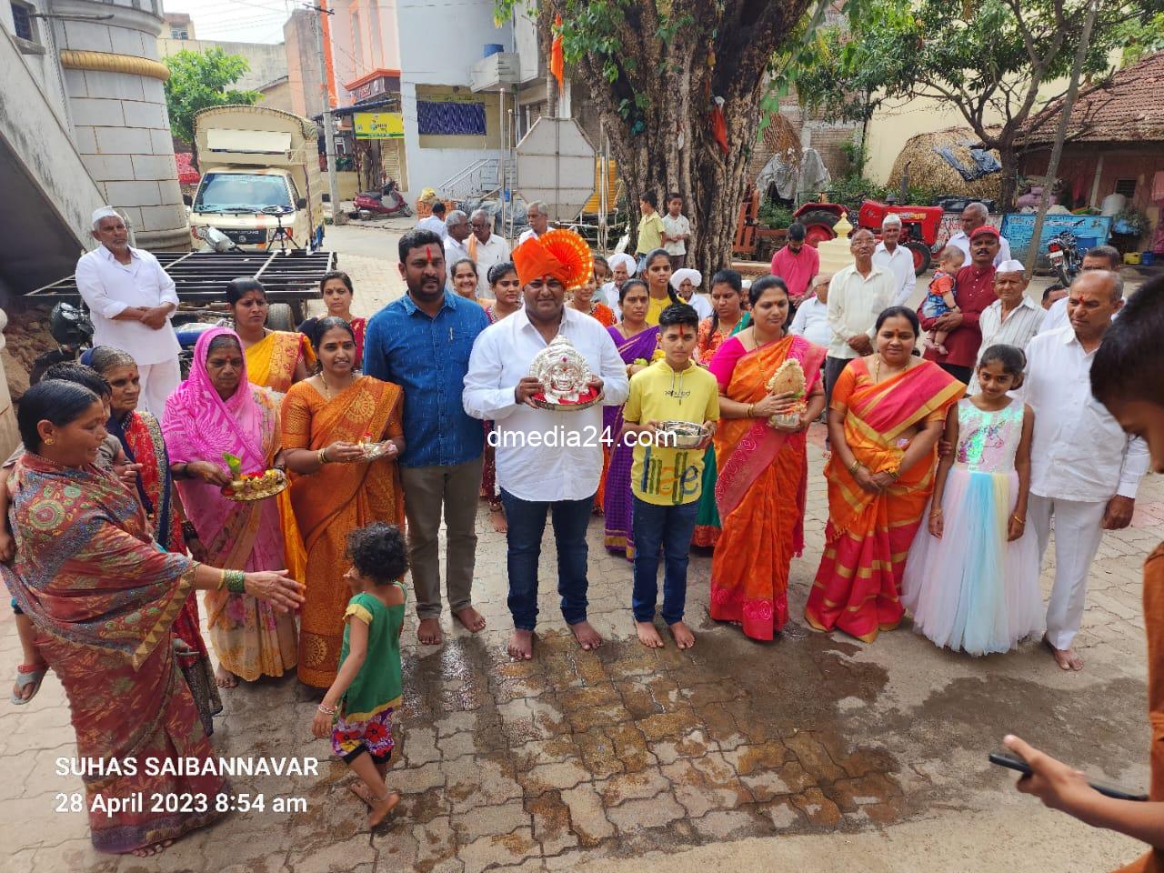 *श्रीमरगाई देवीला 1000 ग्रॅम चांदीचे दागिने अर्पण*