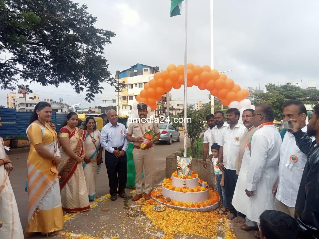 *स्वातंत्र्य दिनानिमित्त शिवबसवनगर येथे ध्वजारोहण*