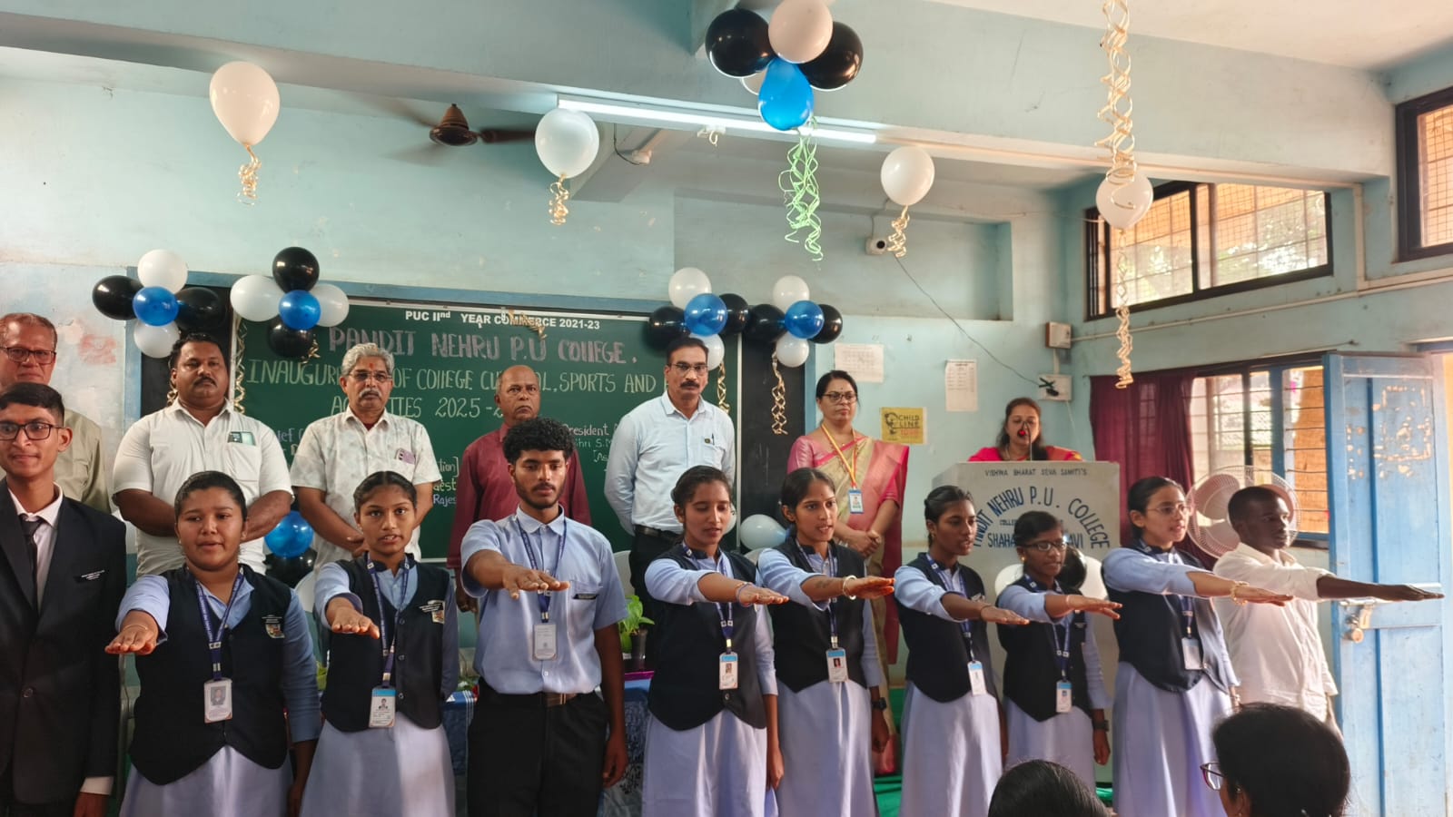 *पंडित नेहरू पदवी पूर्व महाविद्यालय मध्ये प्रथम वर्षाच्या विद्यार्थ्यांचे स्वागत*